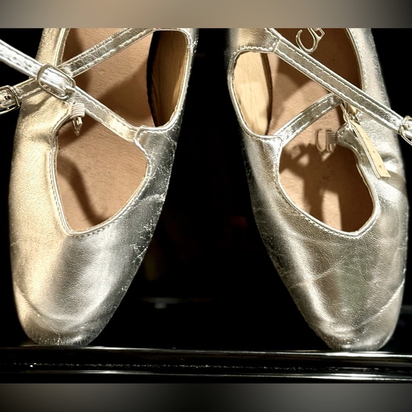 Silver Ballet Flats Double Strap Mary Jane Tuggle Strap 6.5 - Picture 3 of 8